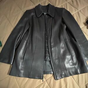 Liz Claiborne Leather Jacket (Large  12-14)
